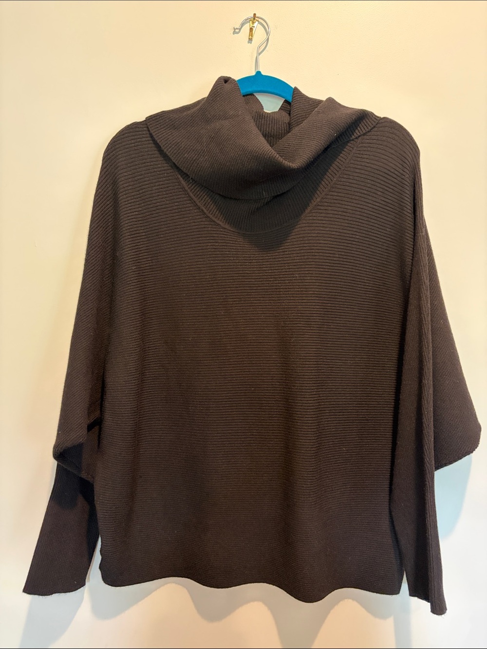 Cozy Ribbed Turtleneck Sweater - Dark Brown